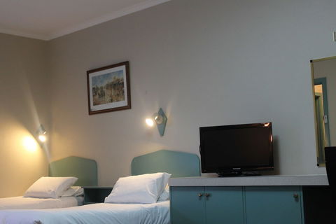 Mount Gambier International Motel - New South Wales Tourism  3