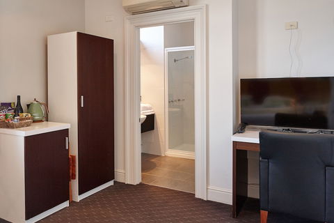 Auldington Hotel - New South Wales Tourism  5