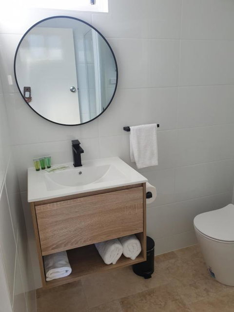 Sandpiper Motel Ulladulla - New South Wales Tourism  2