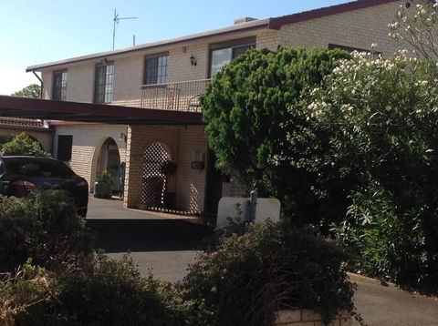 Forest Lodge Motor Inn & Restaurant - New South Wales Tourism  0