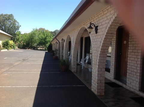 Forest Lodge Motor Inn & Restaurant - New South Wales Tourism  2