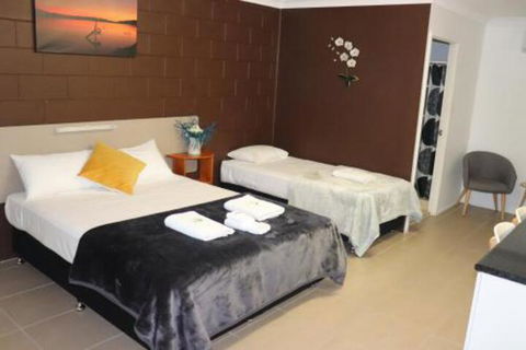 Spanish Lace Motor Inn - New South Wales Tourism  6