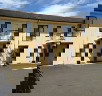 Hopkins House Motel  Apartments - New South Wales Tourism 