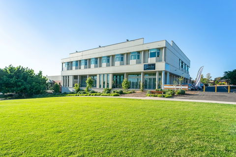 Sfera's Park Suites & Convention Centre - New South Wales Tourism  1