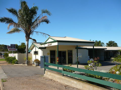 Oval Motel - New South Wales Tourism  5