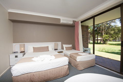 Island Palms Motor Inn - New South Wales Tourism  5