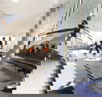 Ramada Encore by Wyndham Belconnen Canberra - New South Wales Tourism 