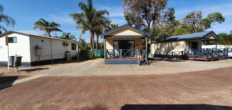 Pinjarra Caravan Park & Cabins - New South Wales Tourism  1