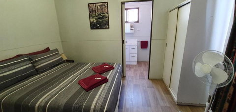 Pinjarra Caravan Park & Cabins - New South Wales Tourism  2