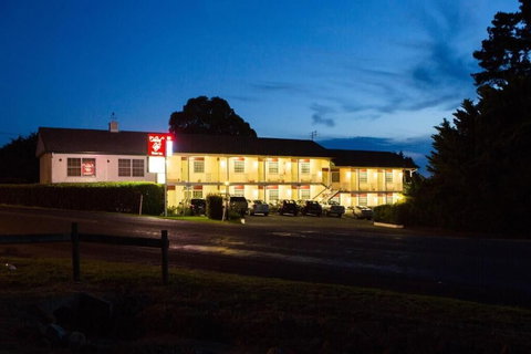 Colonial Lodge Motor Inn Yass - New South Wales Tourism  6