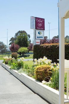 Colonial Lodge Motor Inn Yass - New South Wales Tourism  3