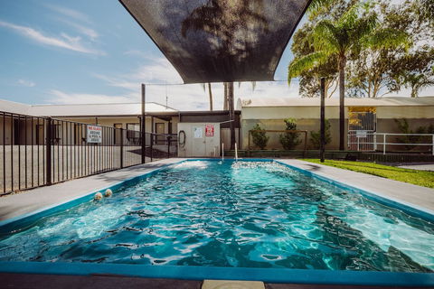 Artesian Spa Motel - New South Wales Tourism  4