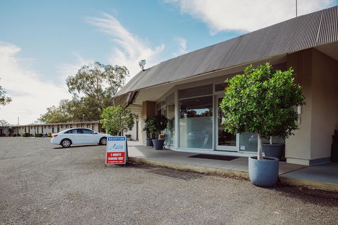 Artesian Spa Motel - New South Wales Tourism  0