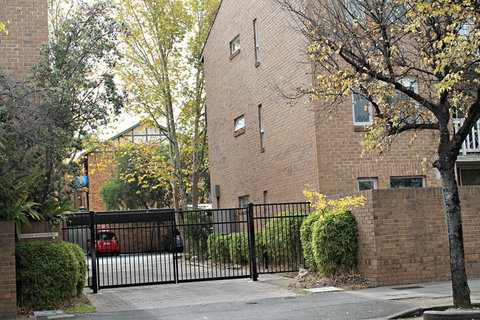 Adelaide Dresscircle Apartments Archer Street - New South Wales Tourism  4