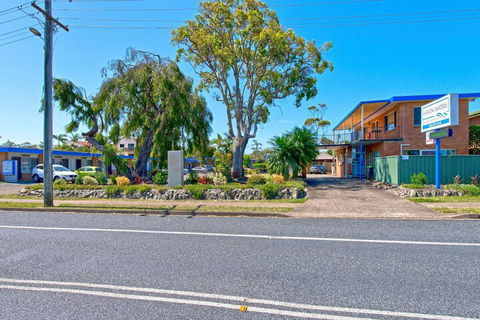 Haven Waters Motel & Apartments - New South Wales Tourism  1