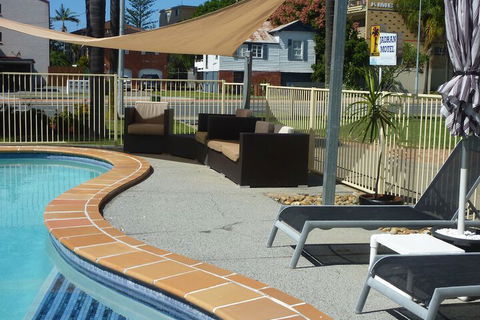Jadran Motel & El Jays Holiday Lodge - New South Wales Tourism  2
