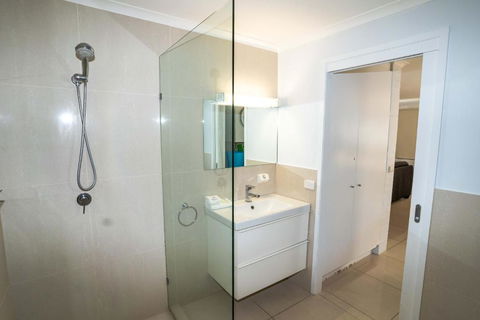 Myuna Holiday Apartments - New South Wales Tourism  2