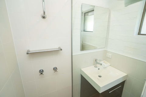 Myuna Holiday Apartments - New South Wales Tourism  5