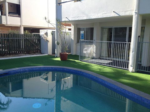 Noosa Parade Holiday Inn - New South Wales Tourism  2
