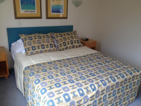 Noosa Parade Holiday Inn - New South Wales Tourism  3