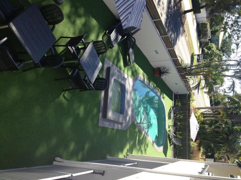 Noosa Parade Holiday Inn - New South Wales Tourism  4