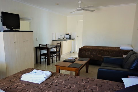 Pacific Palms Motor Inn - New South Wales Tourism  4