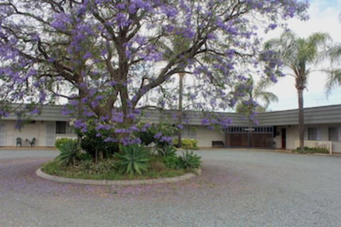 Aromet Motor Inn - New South Wales Tourism  0