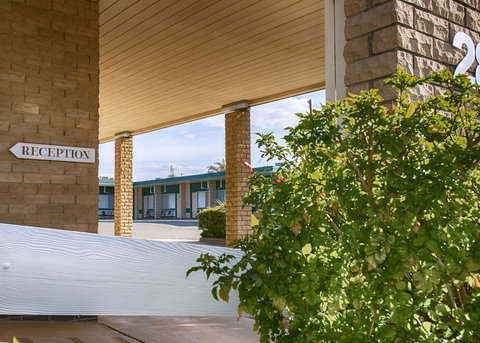 Hi Way Eight Motor Inn - New South Wales Tourism  0