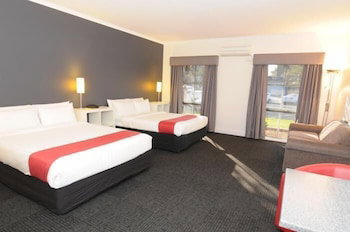Caledonian Hotel Motel - New South Wales Tourism  1