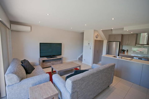 K Bay 7 - New South Wales Tourism  0