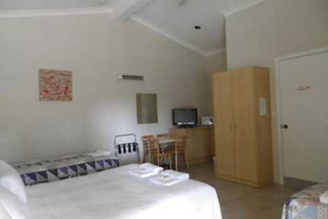 Ocean Shores Motel - New South Wales Tourism  5