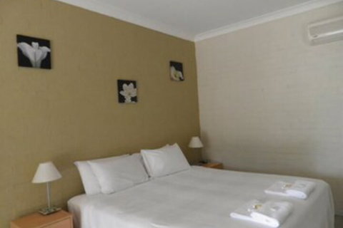 Ocean Shores Motel - New South Wales Tourism  7