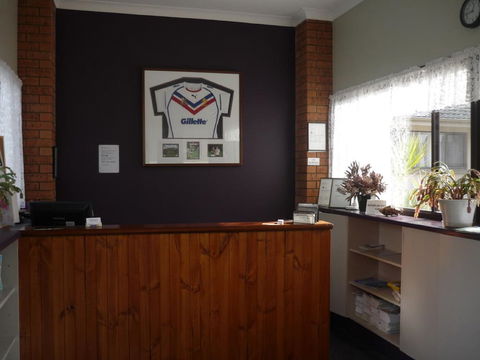 Hanging Rock Family Motel - New South Wales Tourism  2