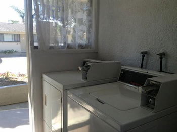 Hanging Rock Family Motel - New South Wales Tourism  4