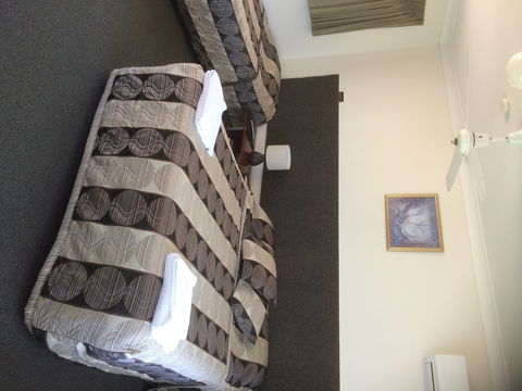 Hanging Rock Family Motel - New South Wales Tourism  6