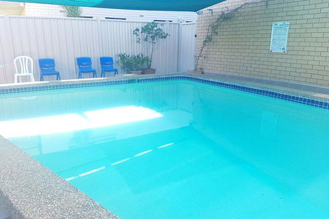 Lake Front Motel - New South Wales Tourism  2
