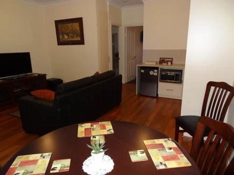 Hahndorf Oak Tree Cottages - New South Wales Tourism  6