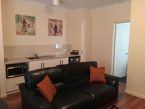 Hahndorf Oak Tree Cottages - New South Wales Tourism  0