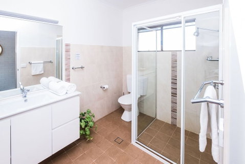 Mollymook Seascape Motel & Apartments - New South Wales Tourism  5