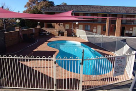 Ben Chifley Motor Inn - New South Wales Tourism  0