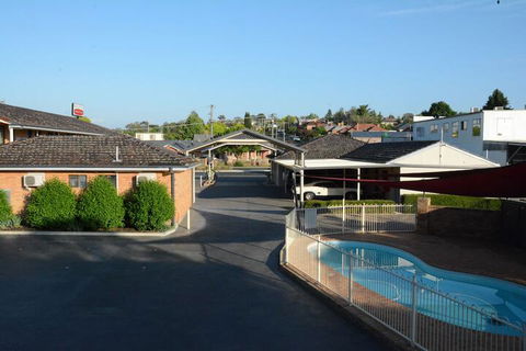 Ben Chifley Motor Inn - New South Wales Tourism  2