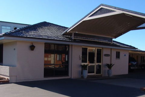 Ben Chifley Motor Inn - New South Wales Tourism  3