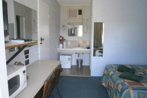 Nhill Holiday Inn - New South Wales Tourism  2