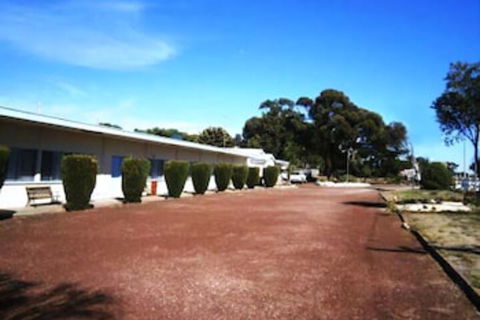 Nhill Holiday Inn - New South Wales Tourism  7