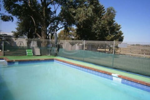Nhill Holiday Inn - New South Wales Tourism  1