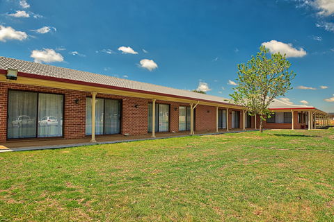 Bushmans Motor Inn - New South Wales Tourism  0