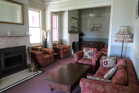 Norwood Mountain Lodge - New South Wales Tourism  0