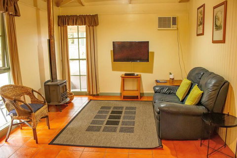 Kalimna Woods Cottages - New South Wales Tourism  7