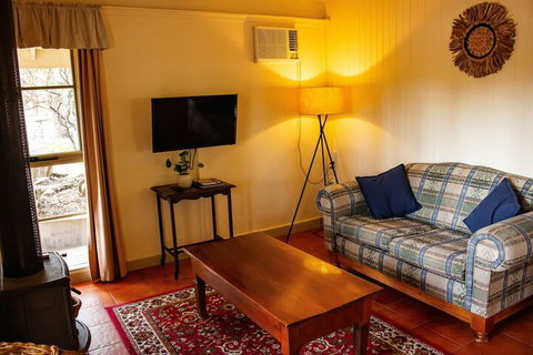Kalimna Woods Cottages - New South Wales Tourism  5