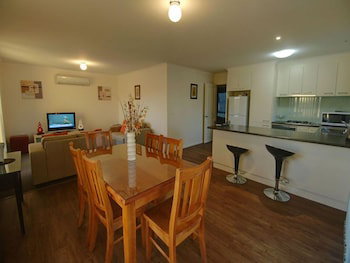 DBJ Holiday Units - New South Wales Tourism  6